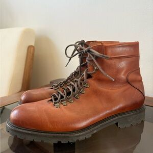 Men’s 10.5 Saks Fifth Avenue mid ankle leather boots. Made in Italy.